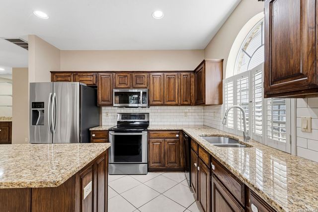 2130 MOLLYS WAY DR, San Antonio, TX 78232