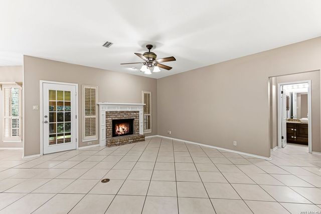 2130 MOLLYS WAY DR, San Antonio, TX 78232