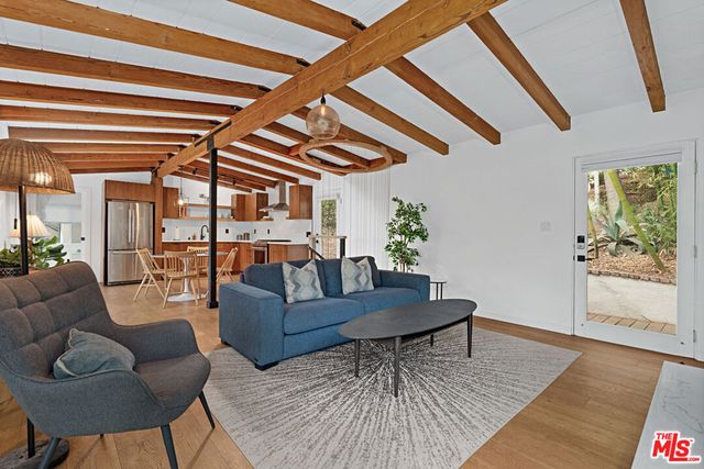 6331 Grape Place, Los Angeles, CA 90068