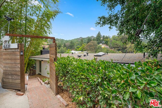 6331 Grape Place, Los Angeles, CA 90068