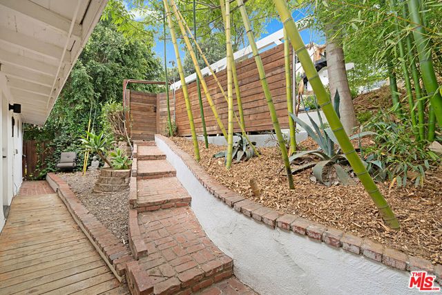 6331 Grape Place, Los Angeles, CA 90068