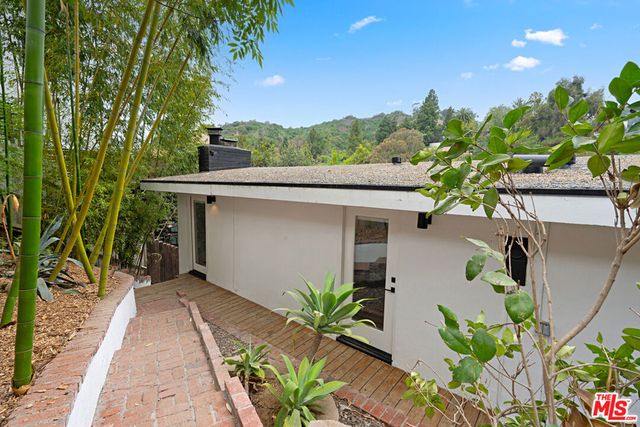 6331 Grape Place, Los Angeles, CA 90068