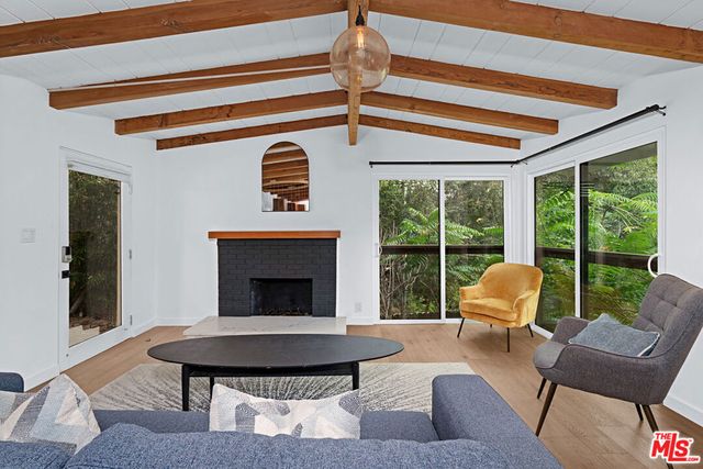 6331 Grape Place, Los Angeles, CA 90068