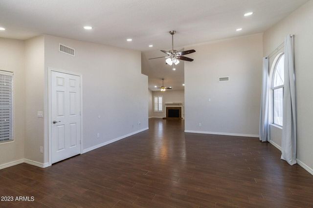 7655 W Sunnyside Drive, Peoria, AZ 85345