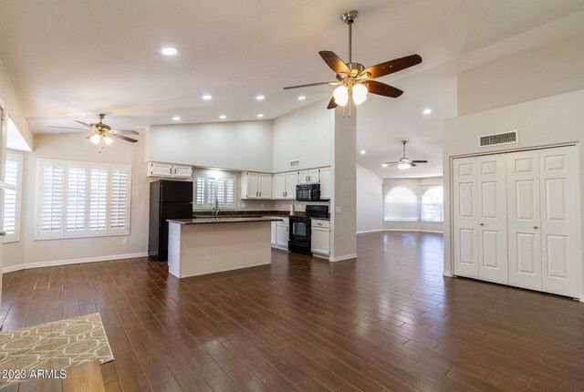 7655 W Sunnyside Drive, Peoria, AZ 85345