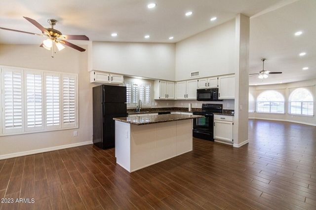 7655 W Sunnyside Drive, Peoria, AZ 85345