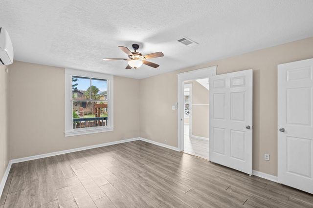 3919 Avenue O, Galveston, TX 77550