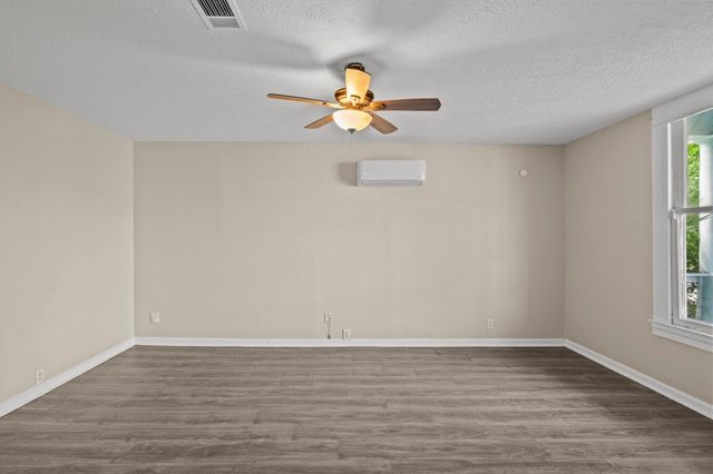 3919 Avenue O, Galveston, TX 77550