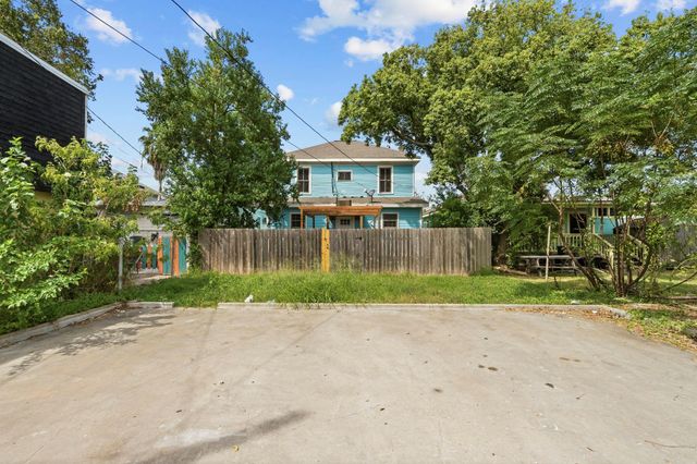 3919 Avenue O, Galveston, TX 77550