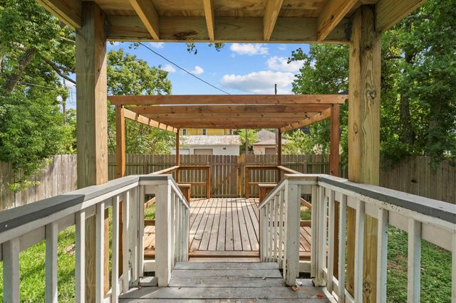 3919 Avenue O, Galveston, TX 77550