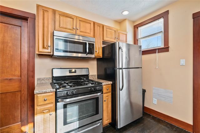 3409 Brownsville Rd, Brentwood, PA 15227