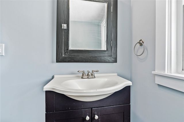 3409 Brownsville Rd, Brentwood, PA 15227