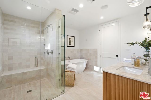 6321 Riggs Place, Los Angeles, CA 90045