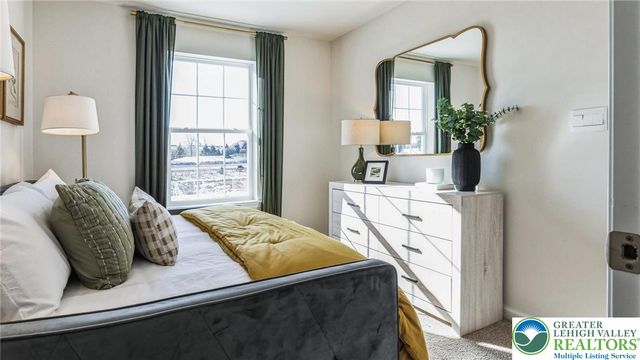 8212 Alexander Court, Upper Macungie Twp, PA 18031