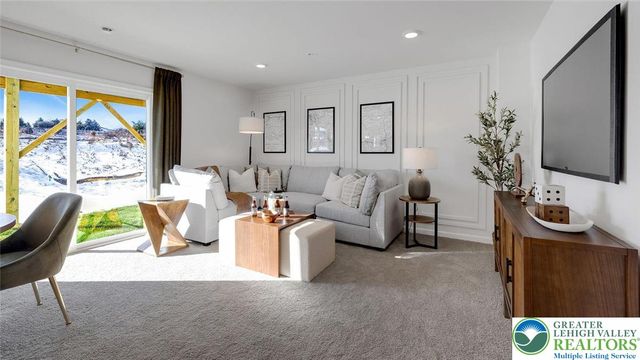 8212 Alexander Court, Upper Macungie Twp, PA 18031