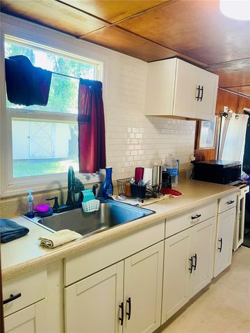 5075 CENTRAL AVENUE, De Leon Springs, FL 32130