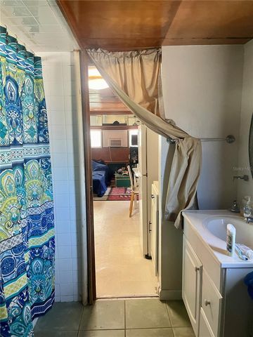 5075 CENTRAL AVENUE, De Leon Springs, FL 32130