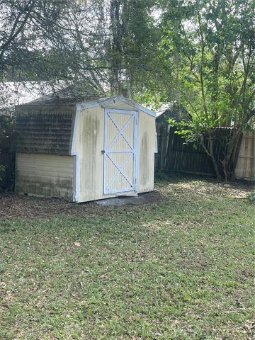 5075 CENTRAL AVENUE, De Leon Springs, FL 32130