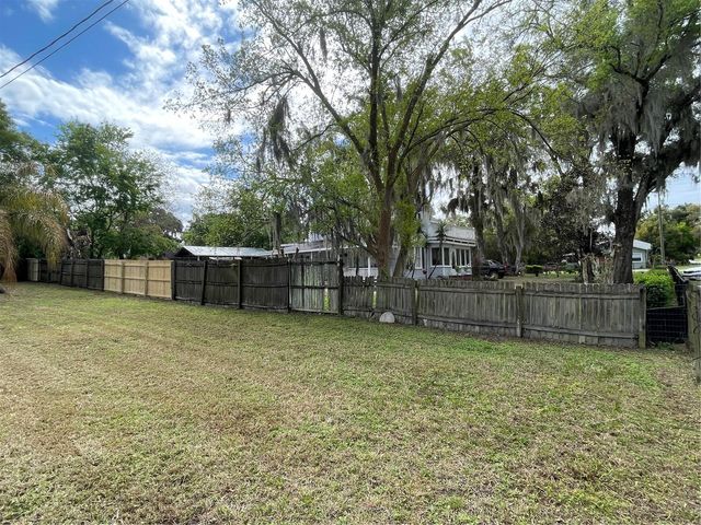 5075 CENTRAL AVENUE, De Leon Springs, FL 32130