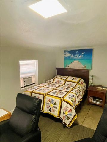 5075 CENTRAL AVENUE, De Leon Springs, FL 32130