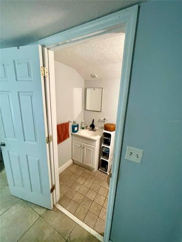 5075 CENTRAL AVENUE, De Leon Springs, FL 32130