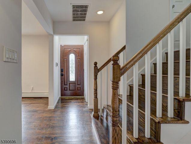 819 Ridgewood Rd, Millburn Twp., NJ 07041