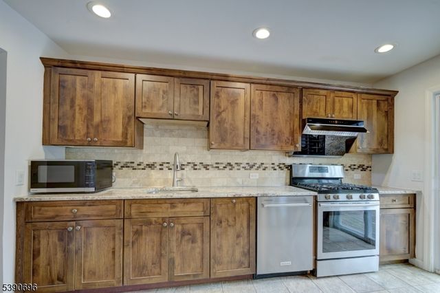 819 Ridgewood Rd, Millburn Twp., NJ 07041