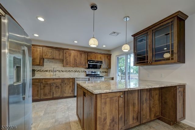 819 Ridgewood Rd, Millburn Twp., NJ 07041