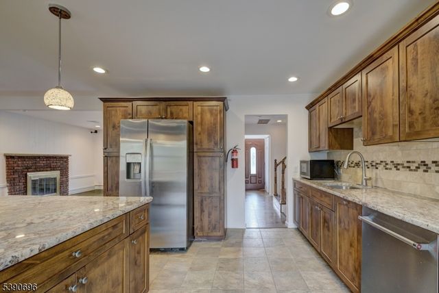 819 Ridgewood Rd, Millburn Twp., NJ 07041