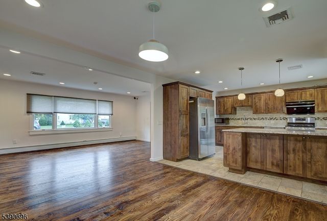 819 Ridgewood Rd, Millburn Twp., NJ 07041