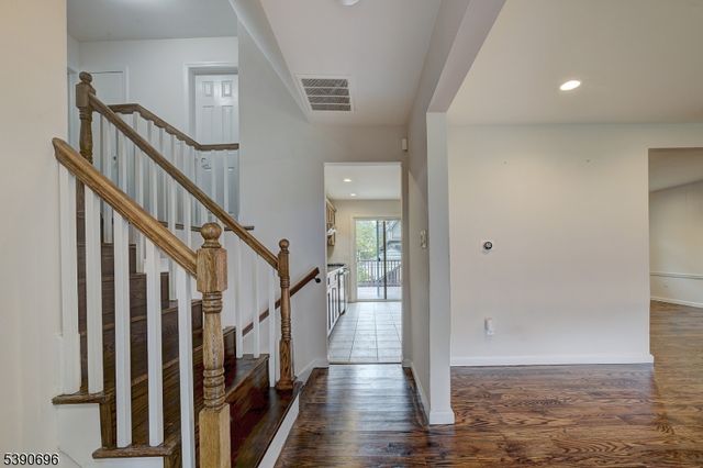 819 Ridgewood Rd, Millburn Twp., NJ 07041
