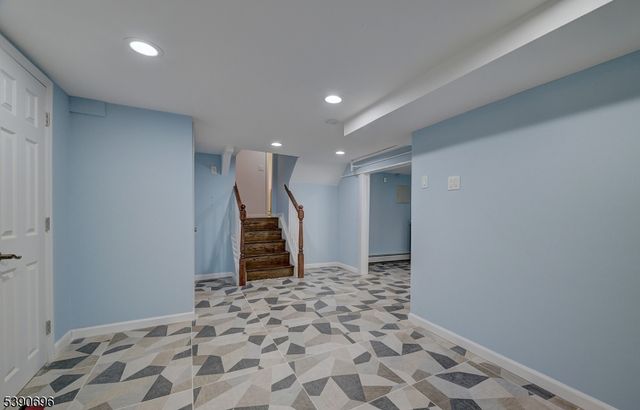 819 Ridgewood Rd, Millburn Twp., NJ 07041