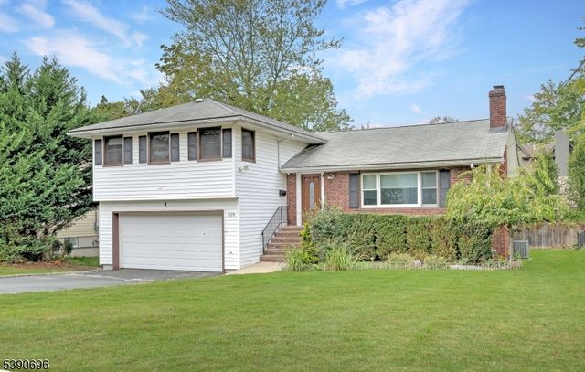 819 Ridgewood Rd, Millburn Twp., NJ 07041