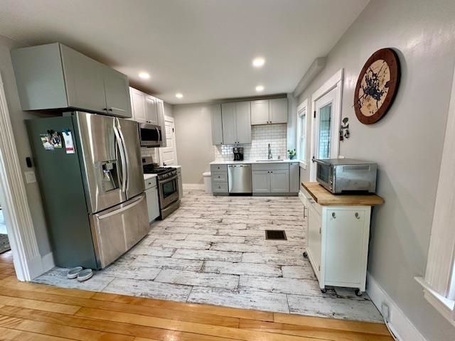 18 Mitchell Place, Laconia, NH 03246
