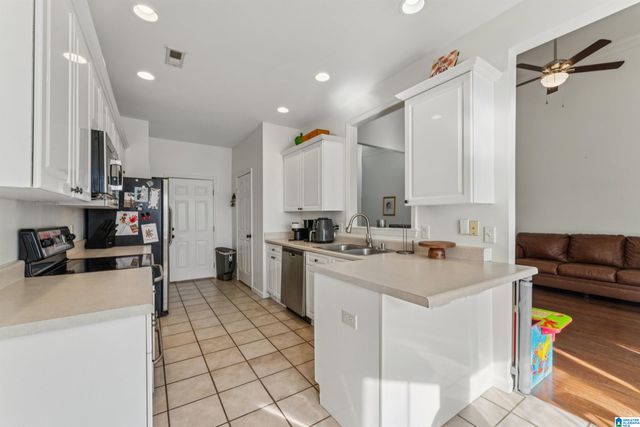 660 OLD CAHABA DRIVE, Helena, AL 35080