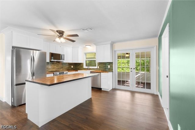 3680 Mango ST, St James City, FL 33956