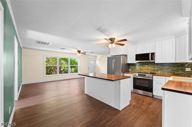 3680 Mango ST, St James City, FL 33956