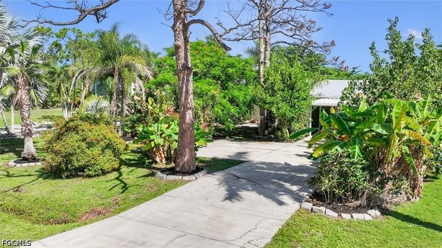 3680 Mango ST, St James City, FL 33956