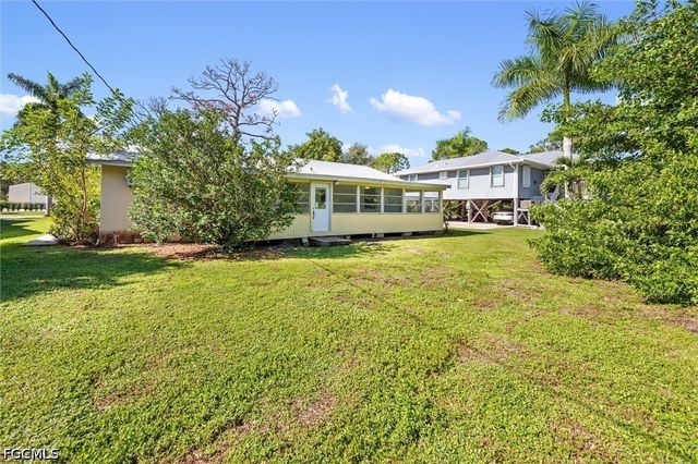 3680 Mango ST, St James City, FL 33956