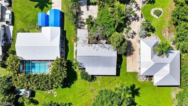 3680 Mango ST, St James City, FL 33956