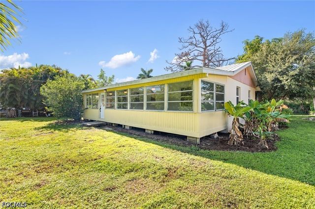 3680 Mango ST, St James City, FL 33956