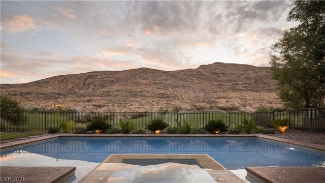 2885 Red Arrow Drive, Las Vegas, NV 89135