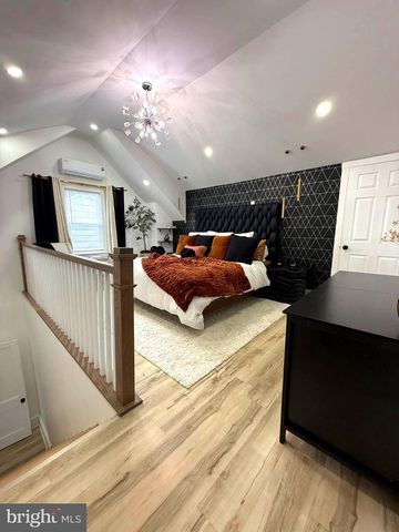 1814 3RD AVE, Pottsville, PA 17901