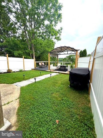 1814 3RD AVE, Pottsville, PA 17901