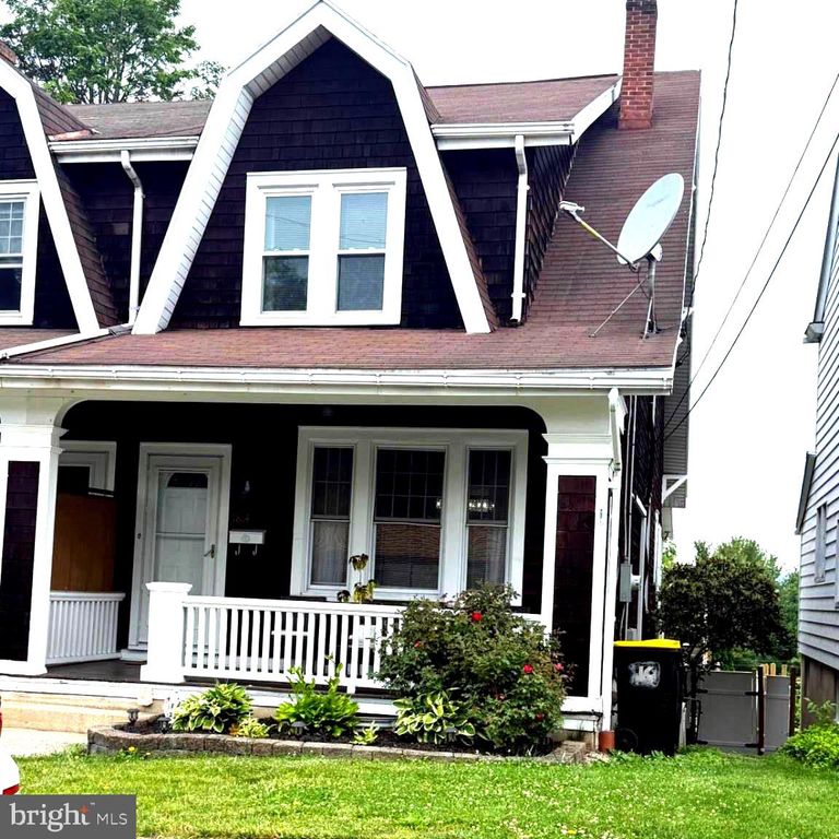 1814 3RD AVE, Pottsville, PA 17901