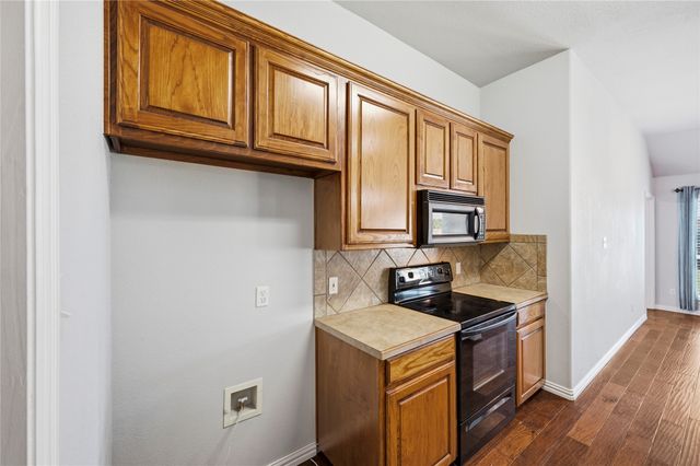 9025 River Falls Drive, Fort Worth, TX 76118