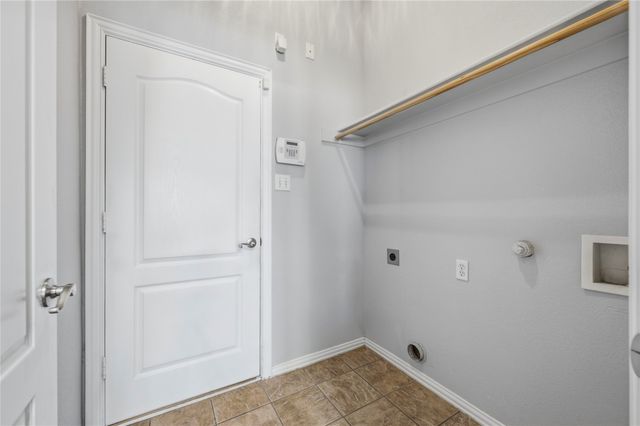 9025 River Falls Drive, Fort Worth, TX 76118