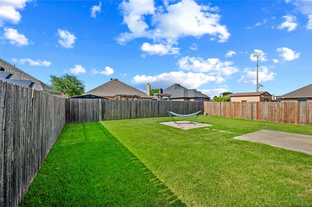 9025 River Falls Drive, Fort Worth, TX 76118