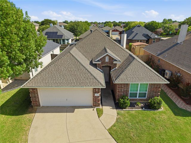 9025 River Falls Drive, Fort Worth, TX 76118