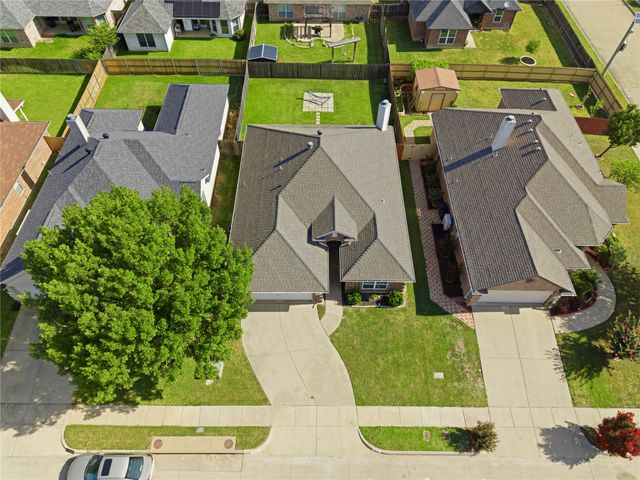 9025 River Falls Drive, Fort Worth, TX 76118